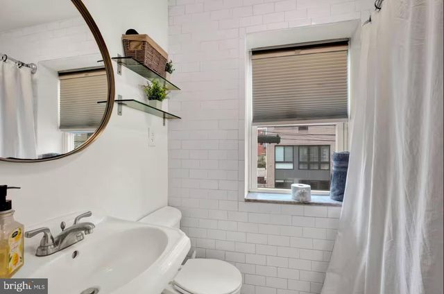 1802 CARPENTER ST, Philadelphia, PA 19146