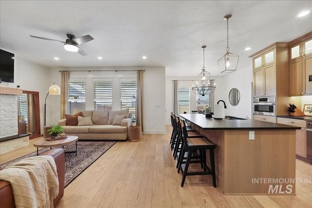 6092 S Thumbelina Ave, Meridian, ID 83642