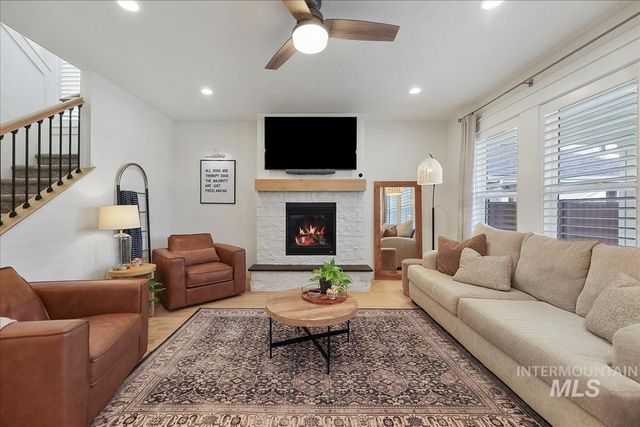 6092 S Thumbelina Ave, Meridian, ID 83642