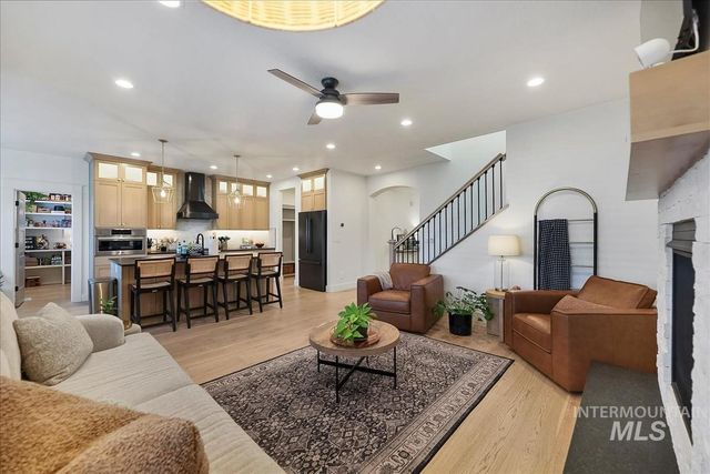 6092 S Thumbelina Ave, Meridian, ID 83642