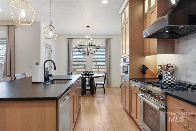 6092 S Thumbelina Ave, Meridian, ID 83642