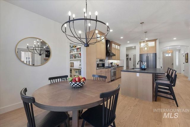 6092 S Thumbelina Ave, Meridian, ID 83642