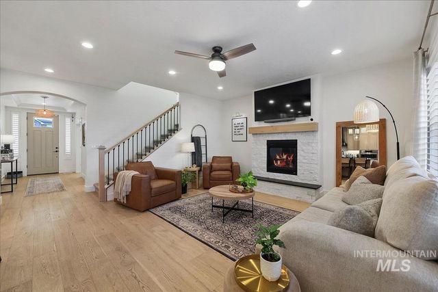 6092 S Thumbelina Ave, Meridian, ID 83642