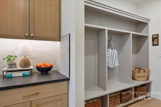 6092 S Thumbelina Ave, Meridian, ID 83642