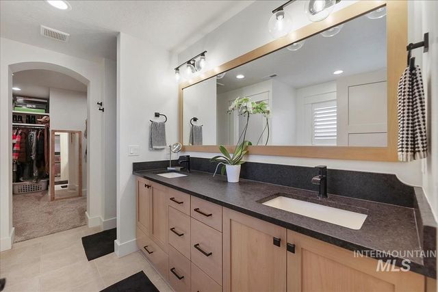 6092 S Thumbelina Ave, Meridian, ID 83642