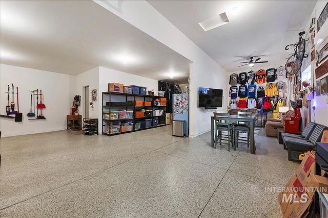 6092 S Thumbelina Ave, Meridian, ID 83642