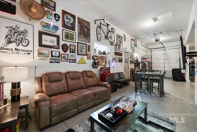 6092 S Thumbelina Ave, Meridian, ID 83642