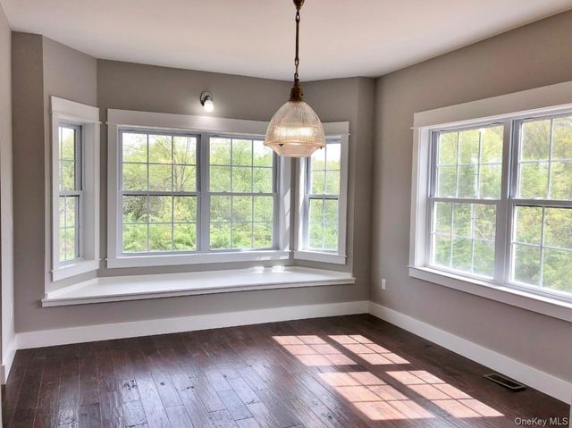 18 Sunset Lane, New Hampton, NY 10958