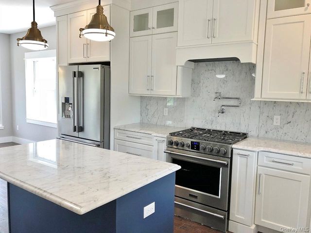 18 Sunset Lane, New Hampton, NY 10958