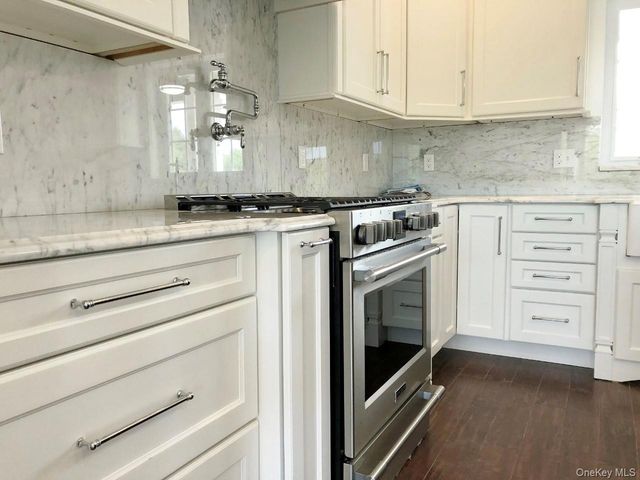 18 Sunset Lane, New Hampton, NY 10958