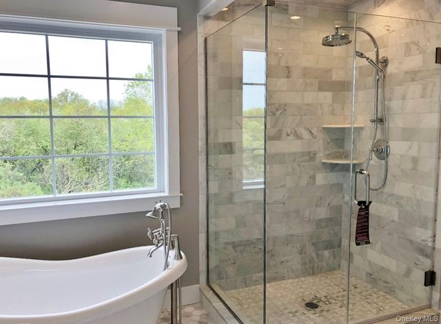 18 Sunset Lane, New Hampton, NY 10958