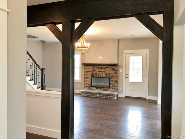 18 Sunset Lane, New Hampton, NY 10958