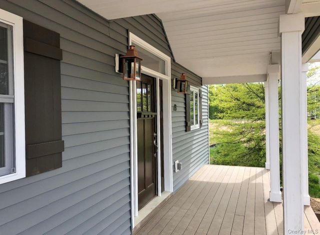 18 Sunset Lane, New Hampton, NY 10958