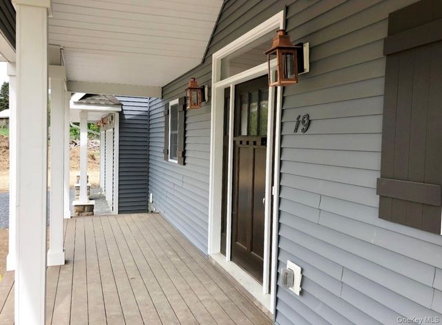 18 Sunset Lane, New Hampton, NY 10958