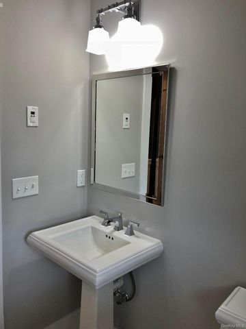 18 Sunset Lane, New Hampton, NY 10958