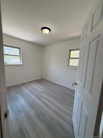 120-54 194th Street, Saint Albans, NY 11412