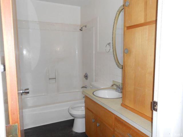 339 S Lincoln St Apt D, Bloomington, IN 47401