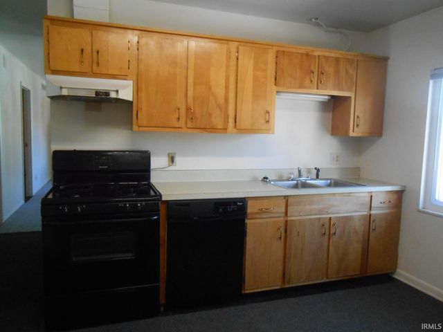 339 S Lincoln St Apt D, Bloomington, IN 47401