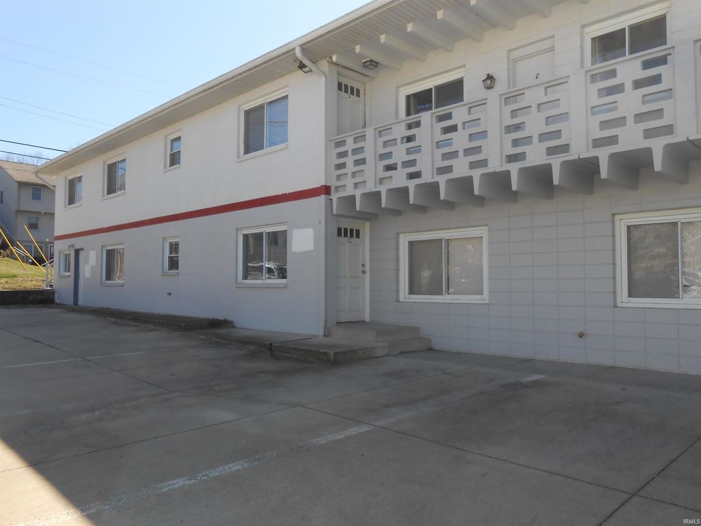 339 S Lincoln St Apt D, Bloomington, IN 47401