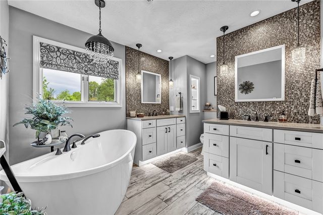 9871 Highland Drive, Brecksville, OH 44141