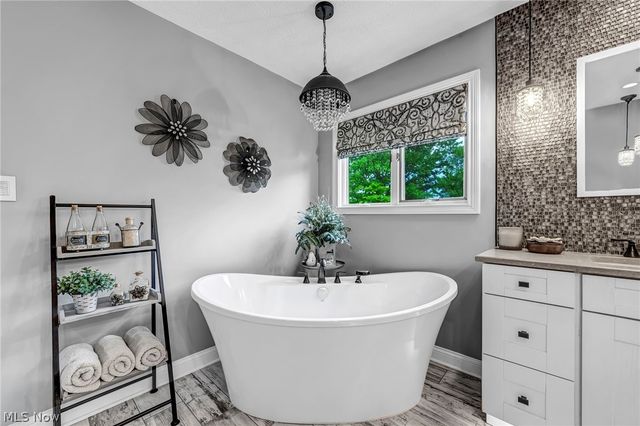 9871 Highland Drive, Brecksville, OH 44141