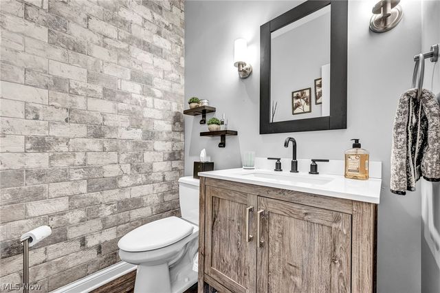 9871 Highland Drive, Brecksville, OH 44141