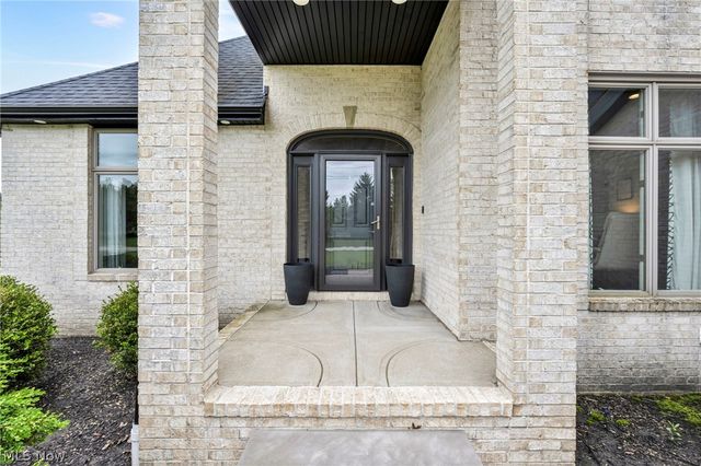 9871 Highland Drive, Brecksville, OH 44141