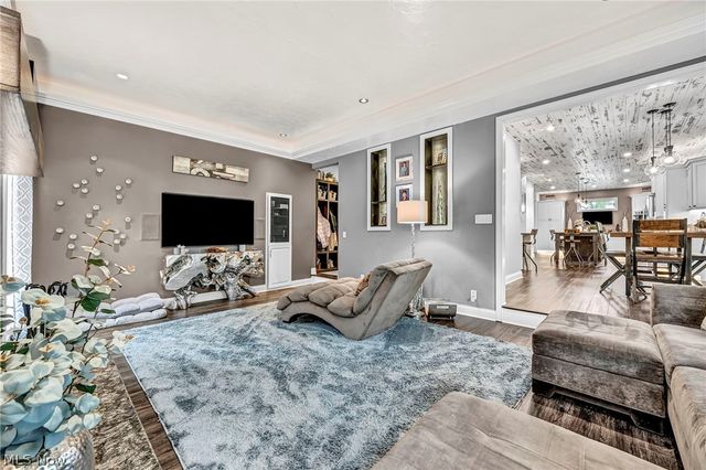 9871 Highland Drive, Brecksville, OH 44141