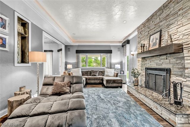 9871 Highland Drive, Brecksville, OH 44141