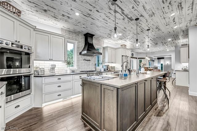 9871 Highland Drive, Brecksville, OH 44141