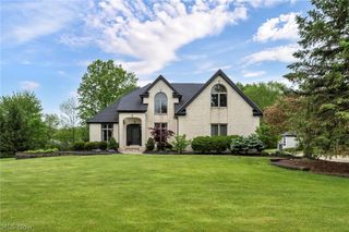 9871 Highland Drive, Brecksville, OH 44141