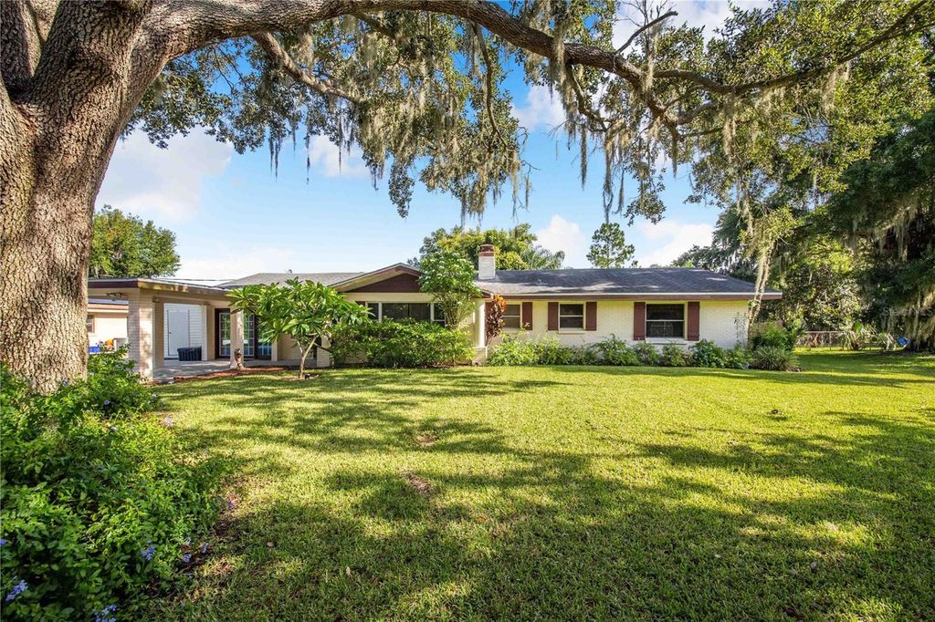 1317 AVENUE A SE, Winter Haven, FL 33880