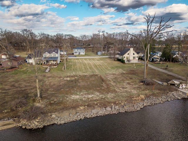 99xx Queen Oaks Drive, Machesney Park, IL 61115