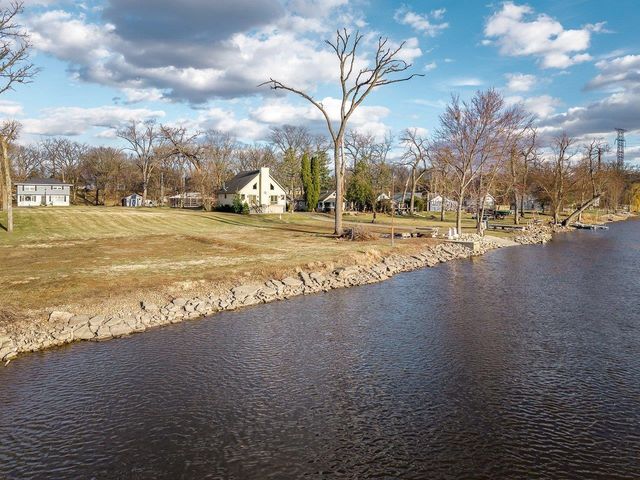 99xx Queen Oaks Drive, Machesney Park, IL 61115