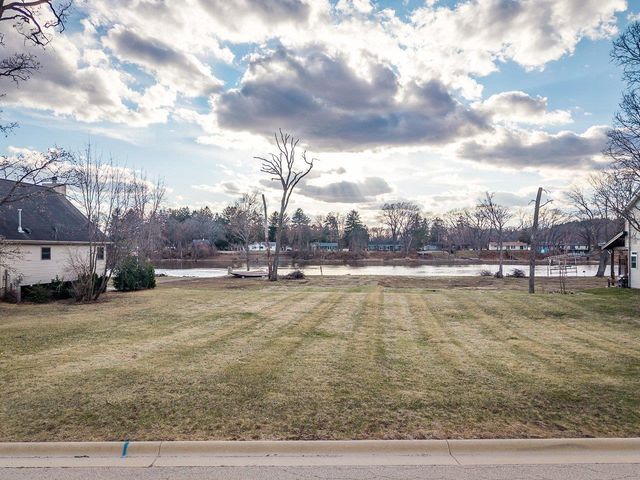 99xx Queen Oaks Drive, Machesney Park, IL 61115