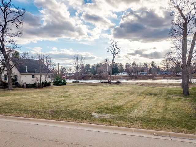 99xx Queen Oaks Drive, Machesney Park, IL 61115