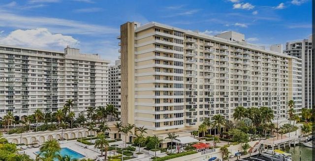 5600 Collins Ave 14K, Miami Beach, FL 33140