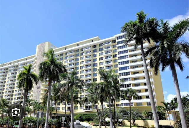 5600 Collins Ave 14K, Miami Beach, FL 33140