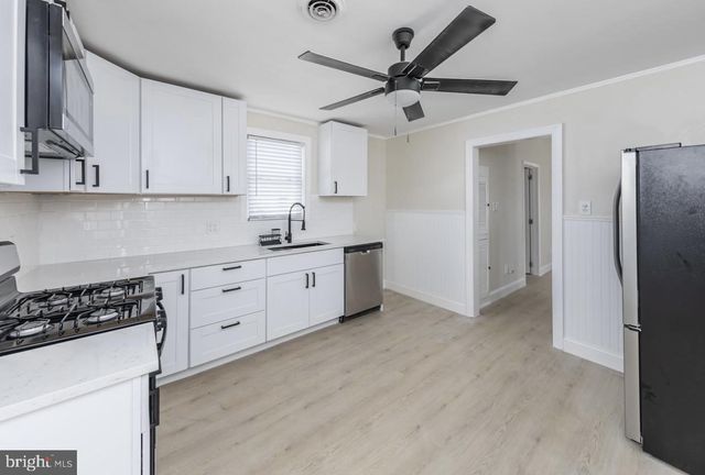 202 E MAIN ST, Penns Grove, NJ 08069