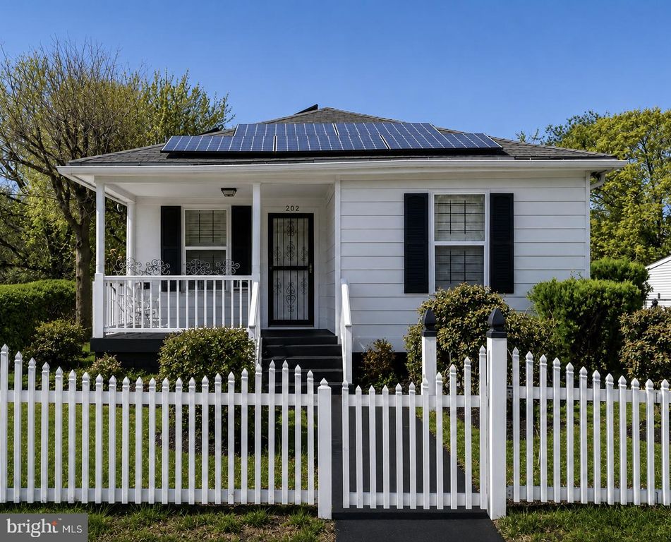 202 E MAIN ST, Penns Grove, NJ 08069