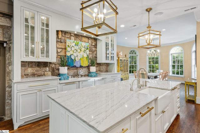 48 Ridgeland Drive, Greenville, SC 29601