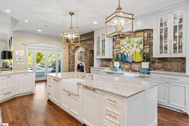 48 Ridgeland Drive, Greenville, SC 29601
