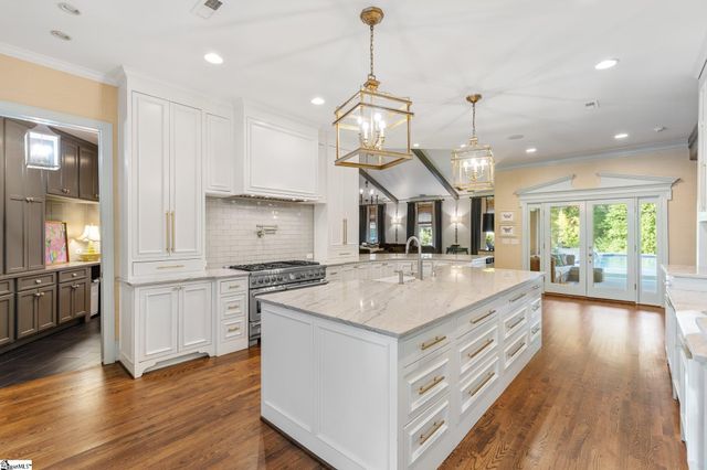 48 Ridgeland Drive, Greenville, SC 29601