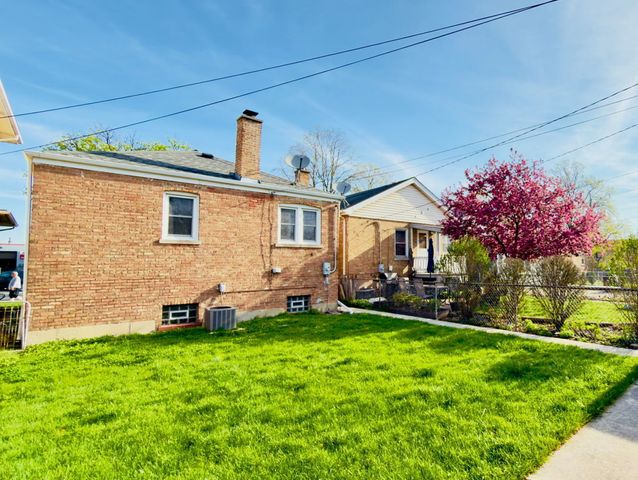 6542 W Windsor Avenue, Berwyn, IL 60402