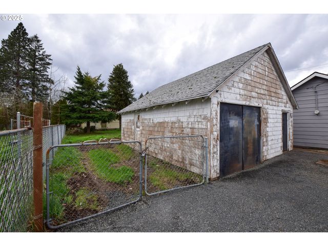 1123 Se 162ND Ave, Portland, OR 97233