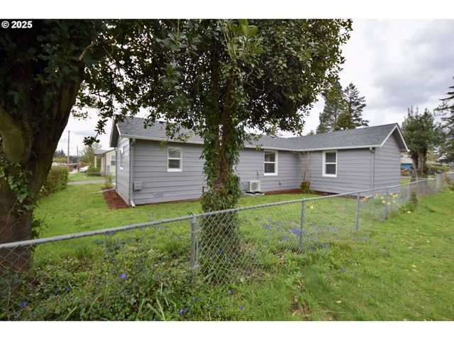 1123 Se 162ND Ave, Portland, OR 97233