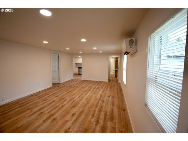 1123 Se 162ND Ave, Portland, OR 97233