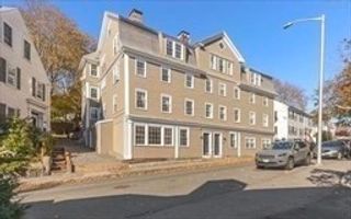 48 Union St 1, Manchester, MA 01944
