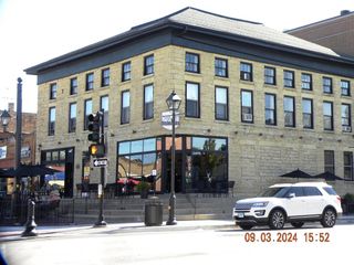 2 S Park Avenue, Lombard, IL 60148