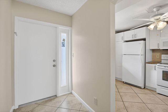 2571 Aragon Blvd 214, Sunrise, FL 33322